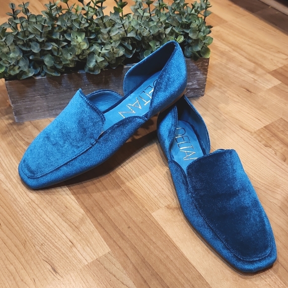 🆕️ Velvet loafer - Picture 1 of 12